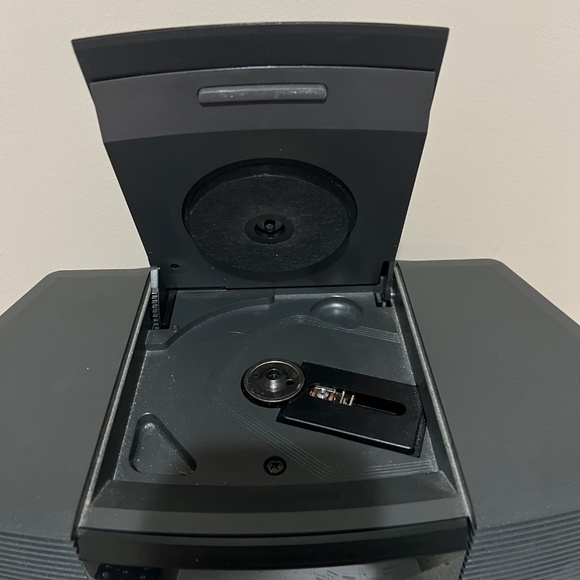 Bose Radio/CD Player - Picture 3 of 5